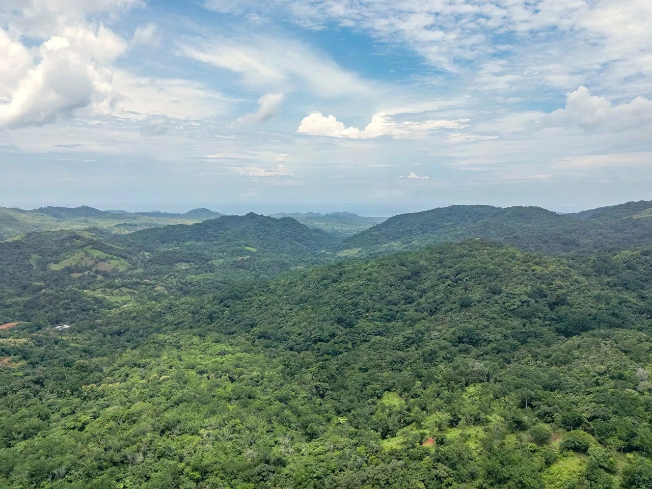Development-Ready Land in a Stunning Setting Near Samara: Mountain Home Construction Site For Sale in Playa Samara - Gallery image 3