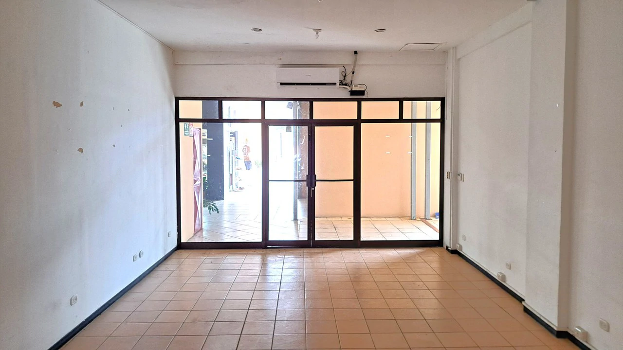 Versatile Office/Retail Space for Sale at Plaza Coral in Jacó - Gallery image 5