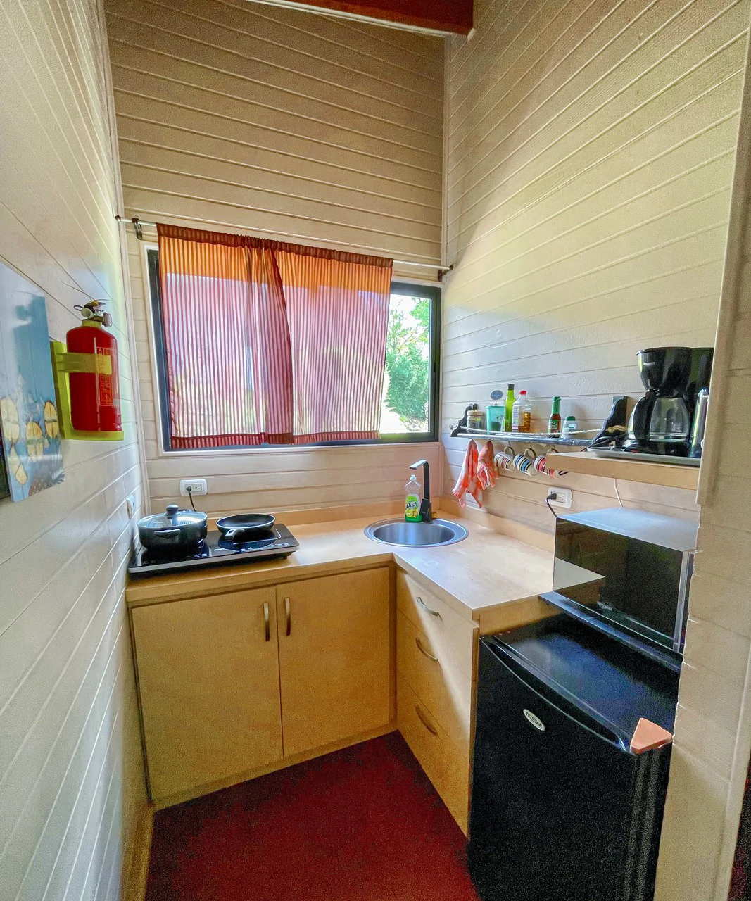 2.24 ACRES – 7 Bedrooms Ocean View Boutique Hotel With Two Pools, 5 Minutes to Uvita, Multiple Rental Options!! - Gallery image 18