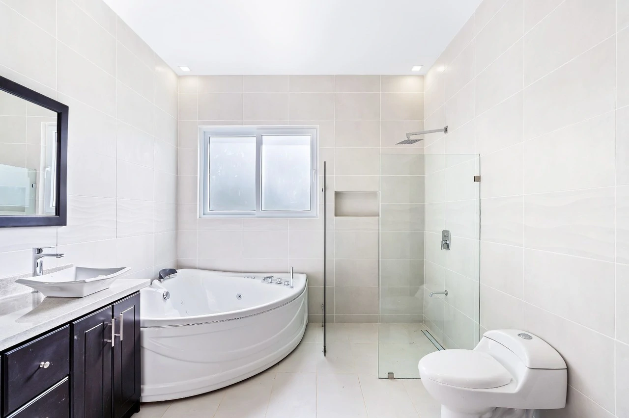 Jacarandas #22: Modern Townhome with Amenities Just Minutes from the Beach - Gallery image 15
