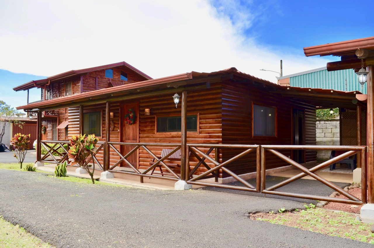 Beautiful investment property with cabins, house and apartments - Gallery image 26