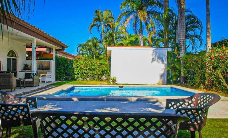 Standout home in highly sought after community close to the beach in Bejuco! - Gallery image 19