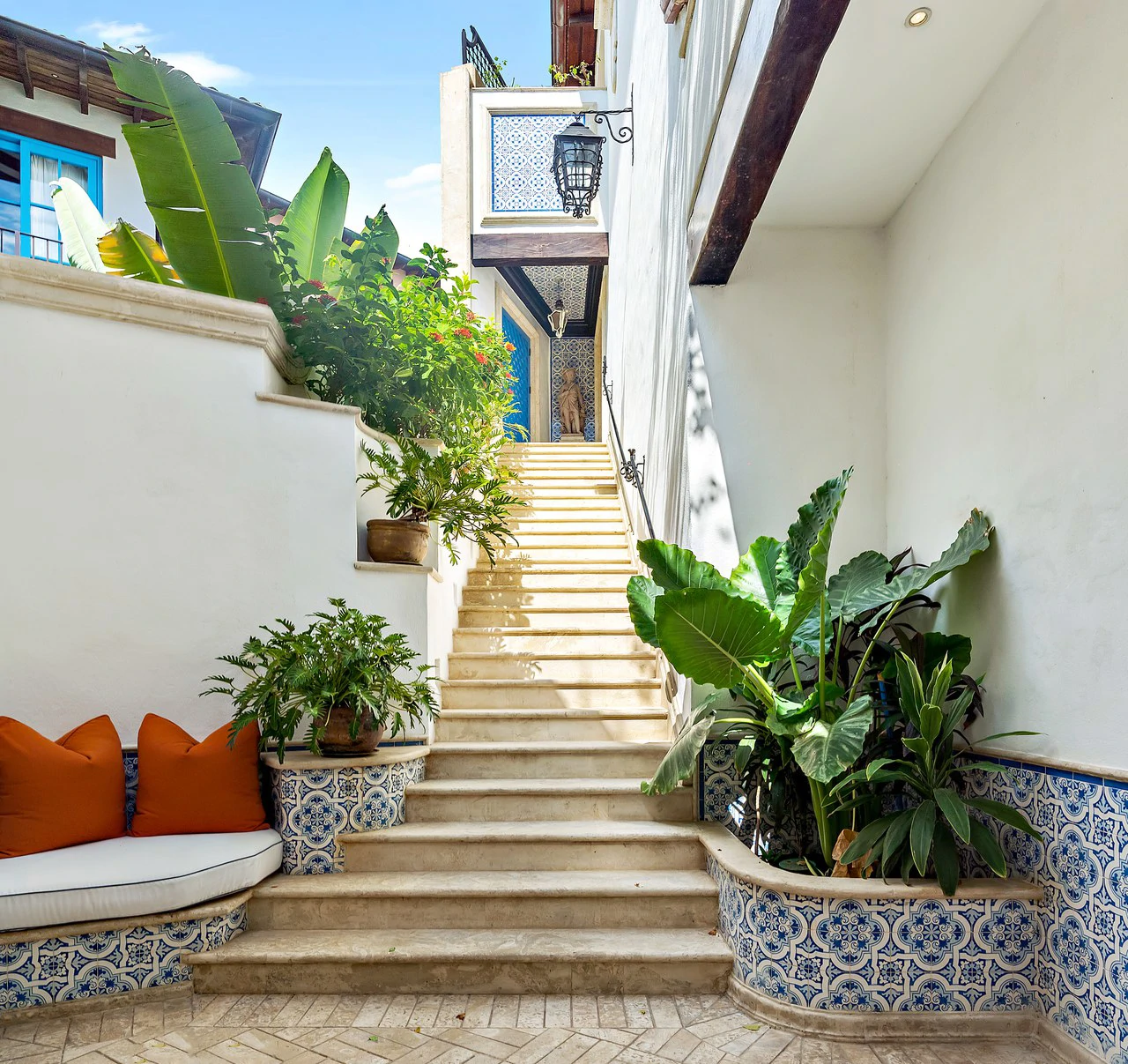 27 Cartagena: Unique Luxury Beachfront Home - Gallery image 30
