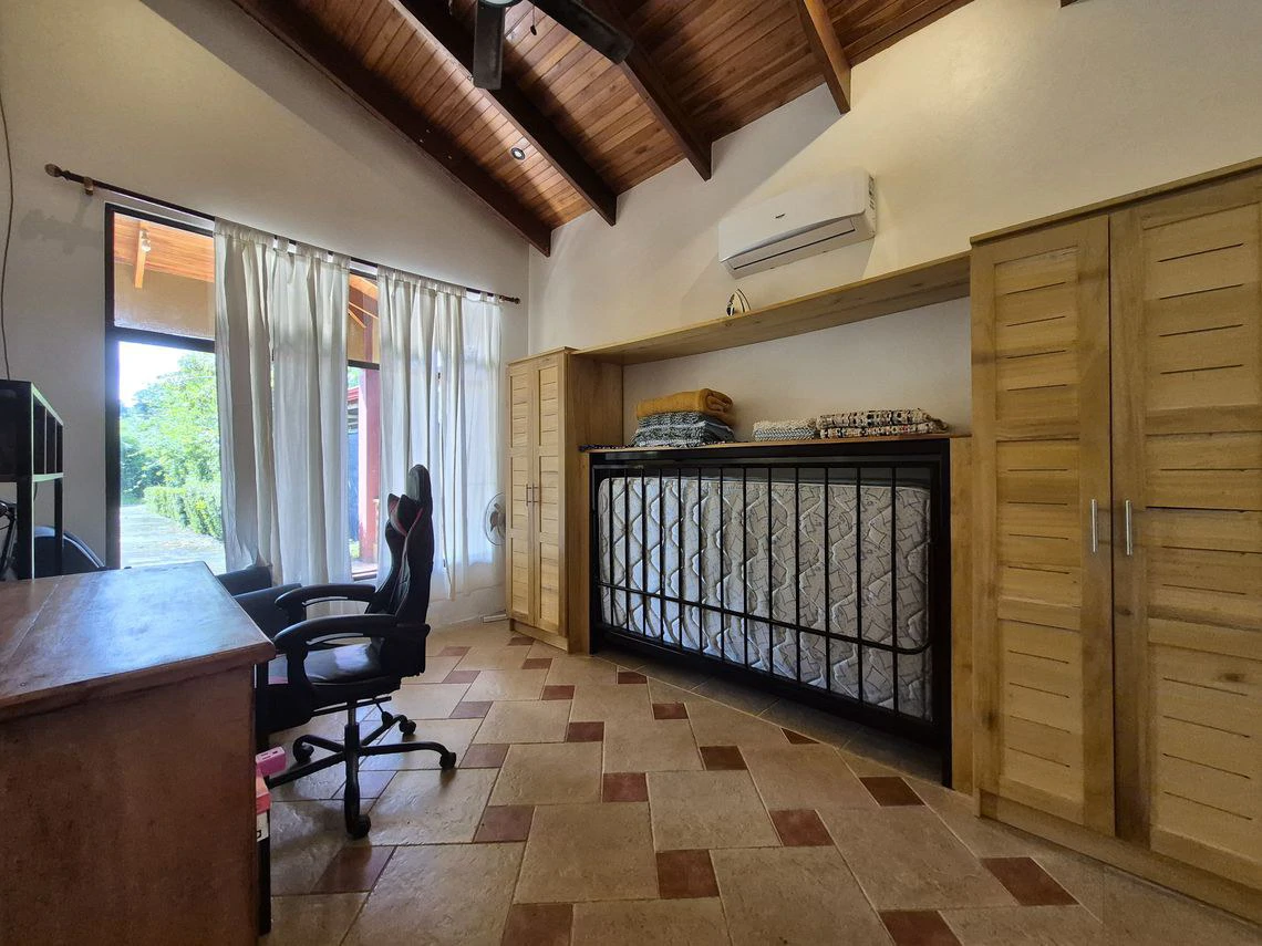 Casa Ora: Price Reduction - Charming Renovated Home with Expansion Potential, Close to All Amenities. - Gallery image 17