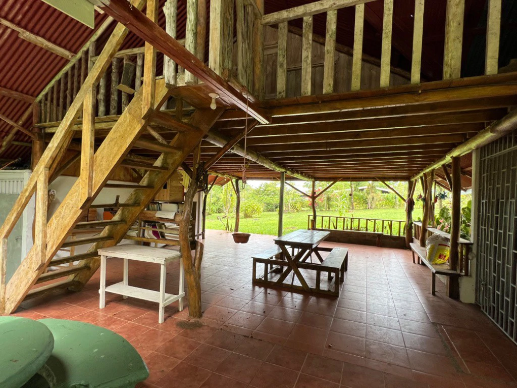 Mountain and Countryside House For Sale in Santa Elena - photo 9