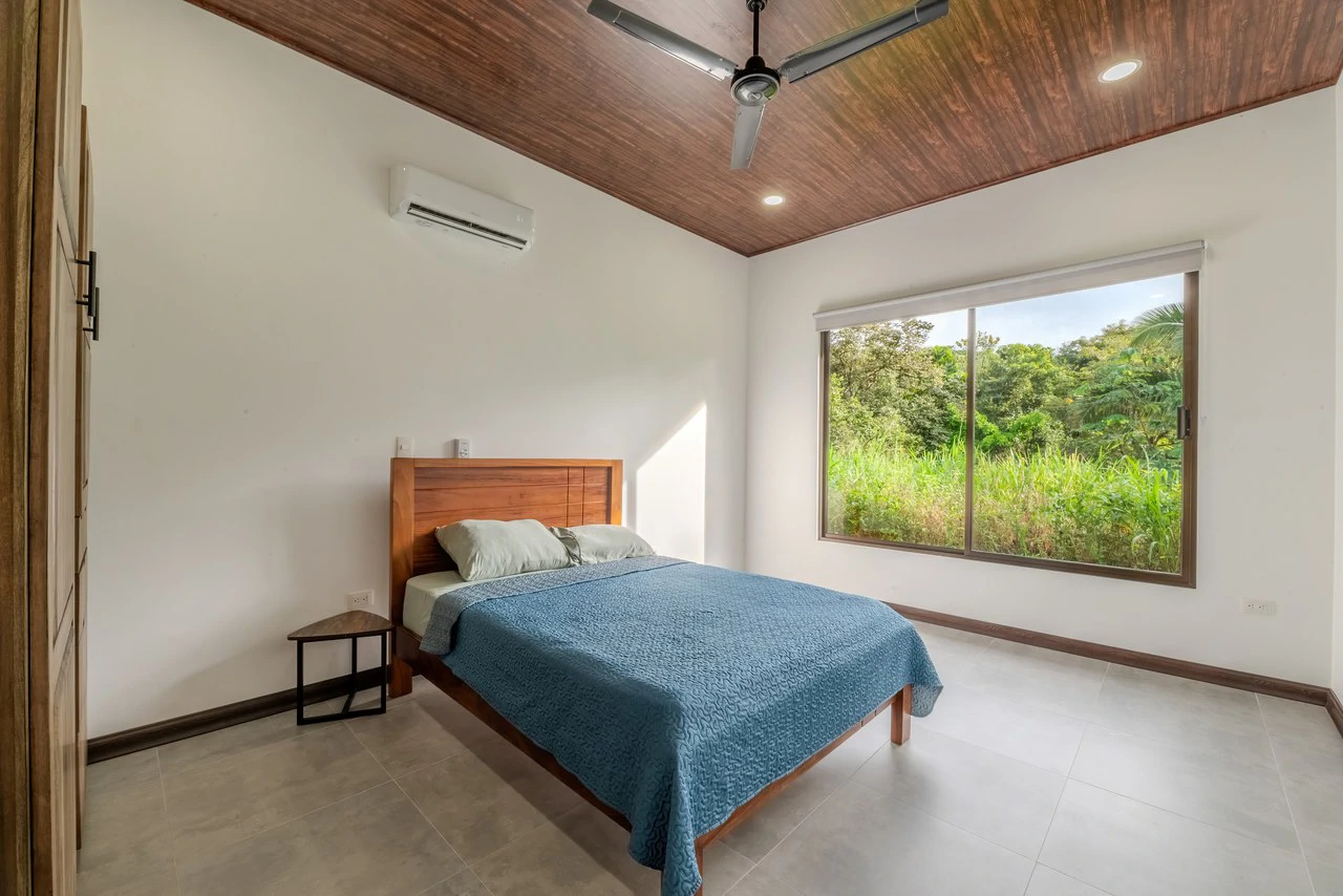 Brand New 3 Br, 2.5 Ba | Swimming Pool, High Ceilings - Gallery image 16