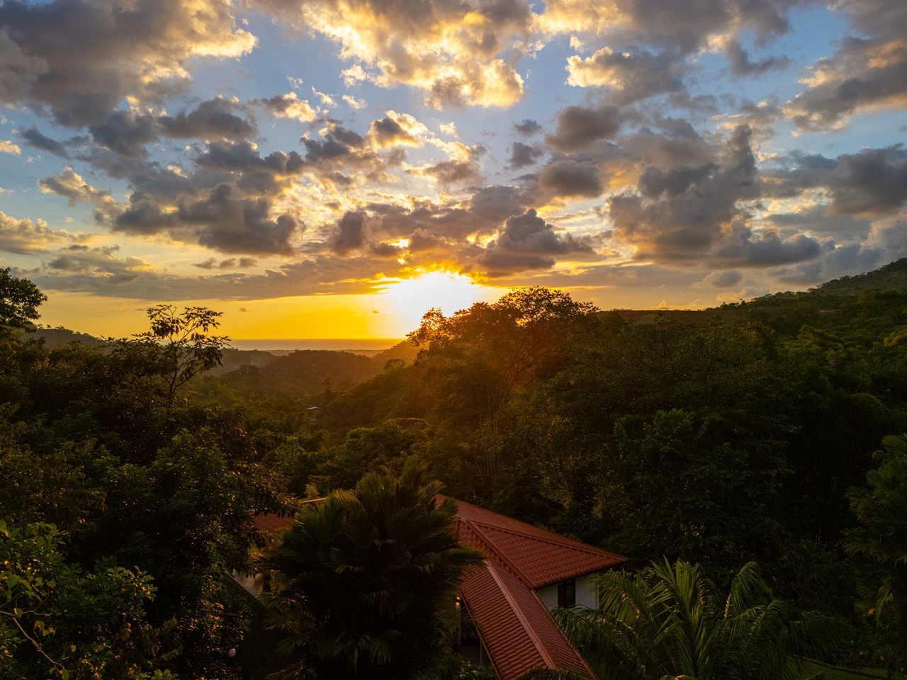 Villa Allamanda: Privacy Galore, Ocean, Jungle and Mountain Views - Gallery image 10