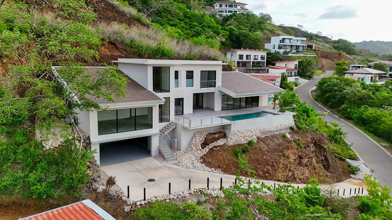 Coco Bay Estate #23: Ocean View Modern Residence - Gallery image 4