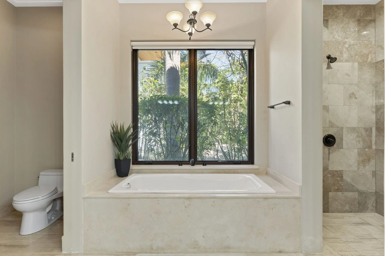 La Dulce Vida 7: Exclusive 5-Bedroom Mansion in La Dulce Vida, Hacienda Pinilla. Unmatched Elegance & Privacy - Gallery image 22