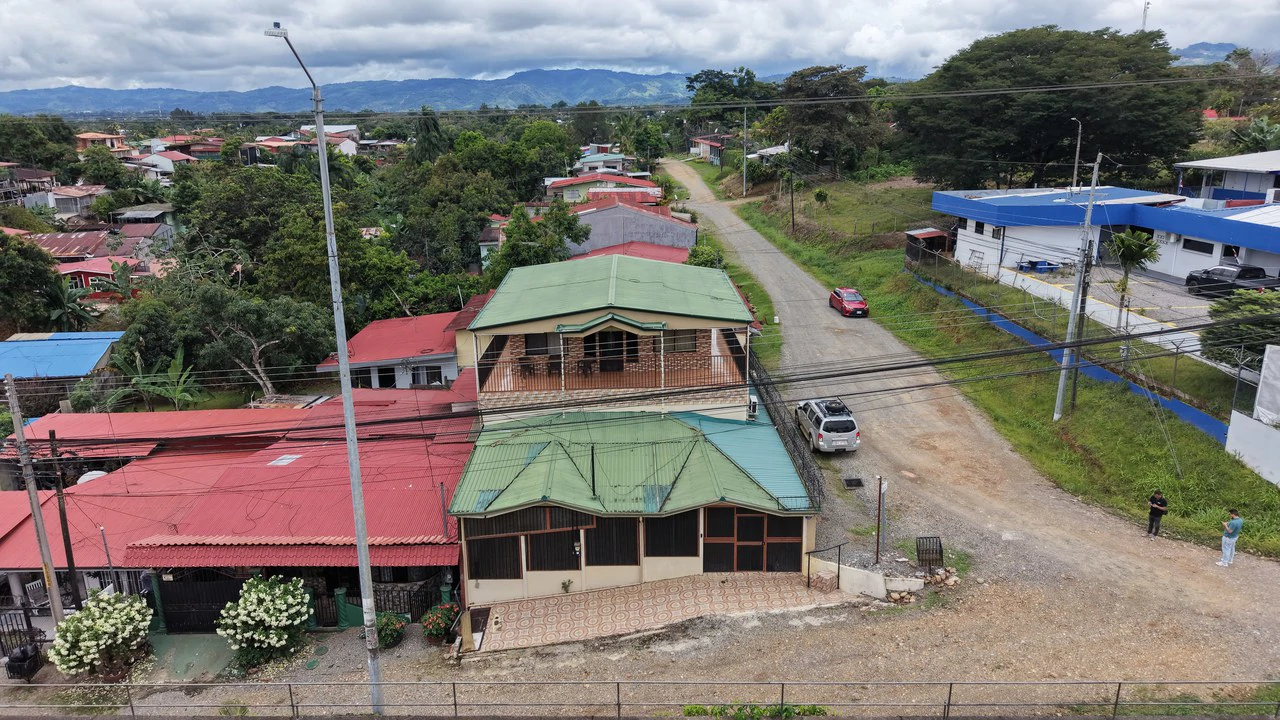 House For Sale in Daniel Flores - photo 5