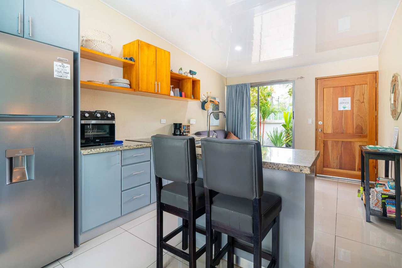 3 Bed Main Home with Two Rental Villas, Walk to Beach in Uvita! Fantastic Location! - Gallery image 40