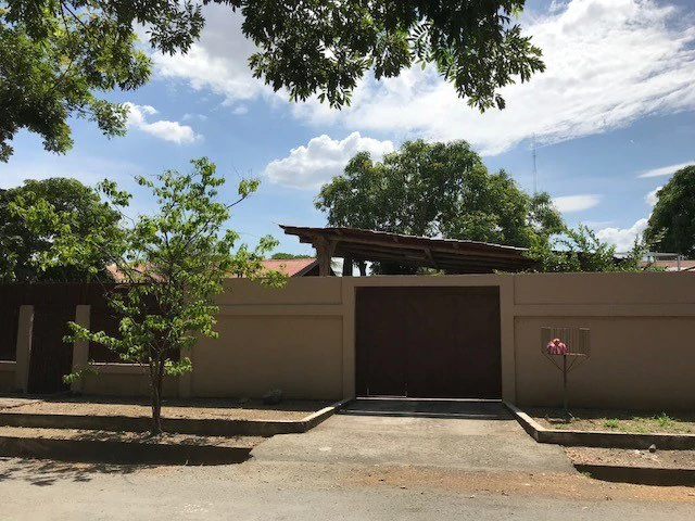 Top Offer! House with ample space in Liberia