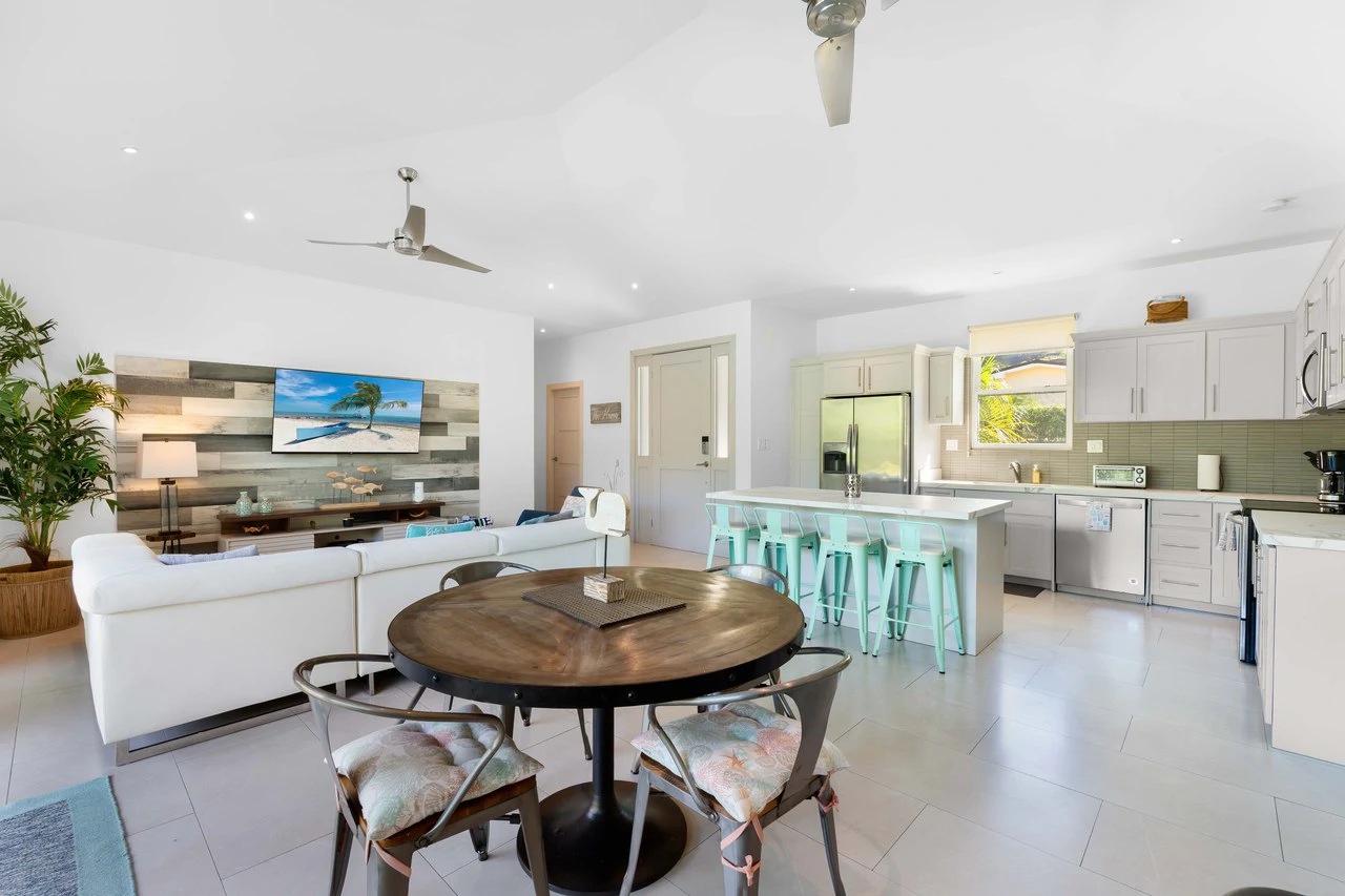The Haven: Spacious Home + Private Casita in Gated Mar Vista Community - Gallery image 6
