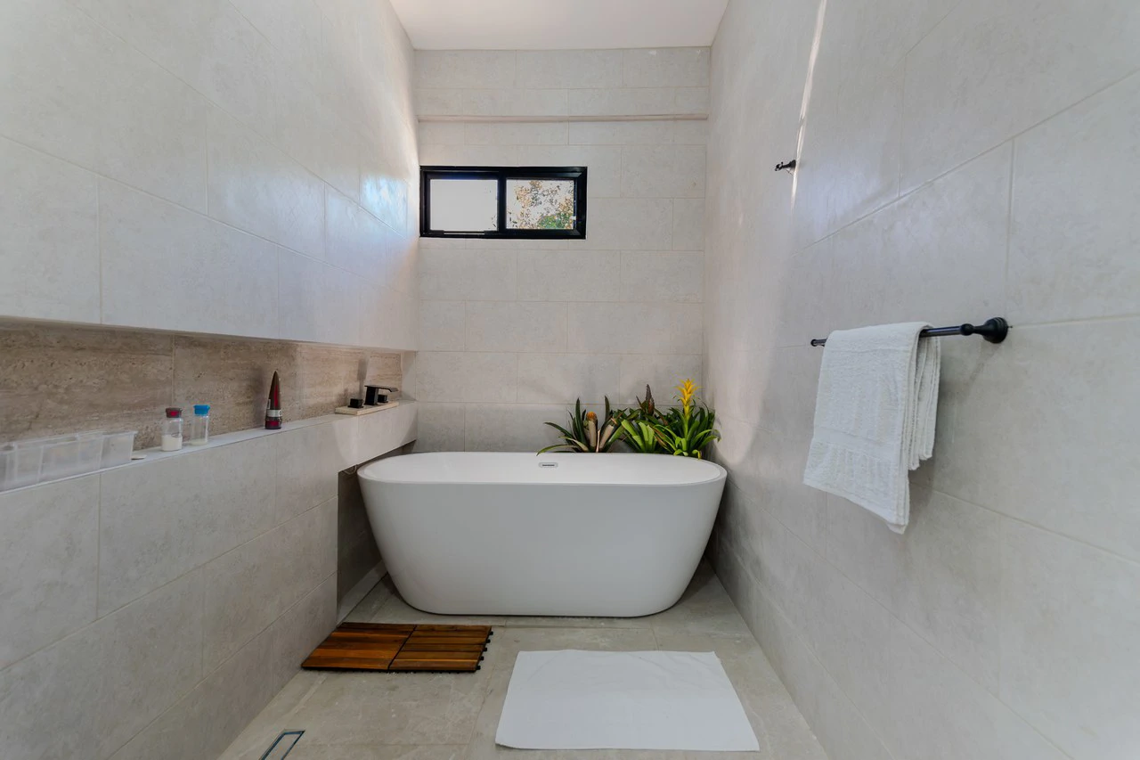 Location,Location, Location – 3-Bedroom Villa Steps from the Beach - photo 12