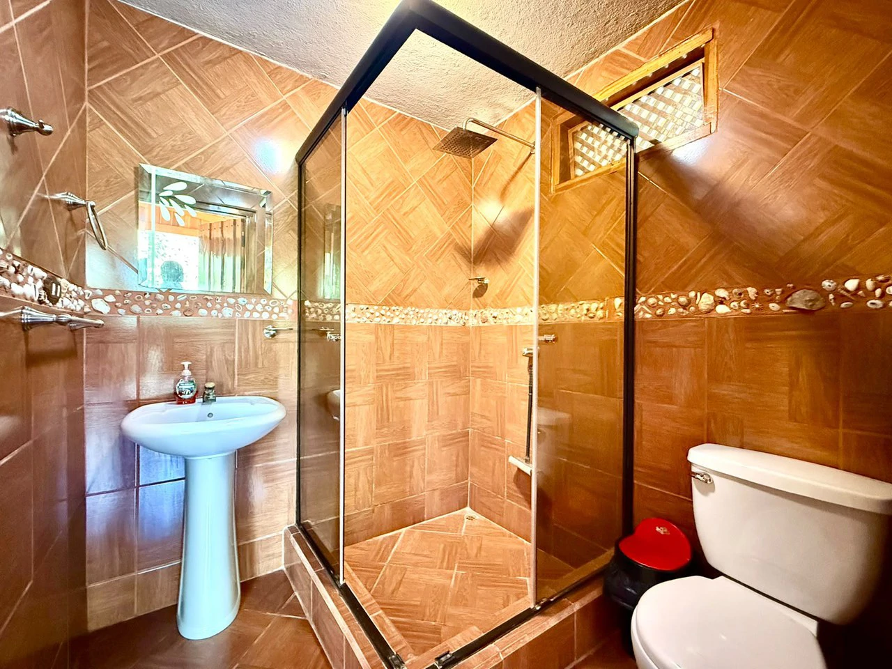 Cobano Jungle Lodge: Santa Fe de Cobano, Costa Rica  Tropical Home with Guest House,  Airbnb Potential & Jungle Privacy ONLY $249,000 USD! - Gallery image 27