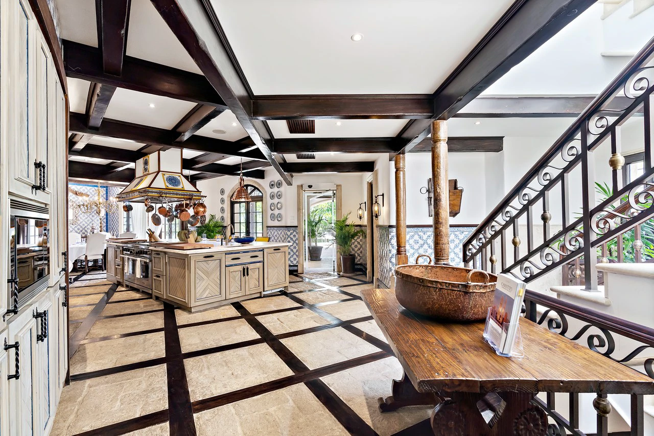 27 Cartagena: Unique Luxury Beachfront Home - Gallery image 2