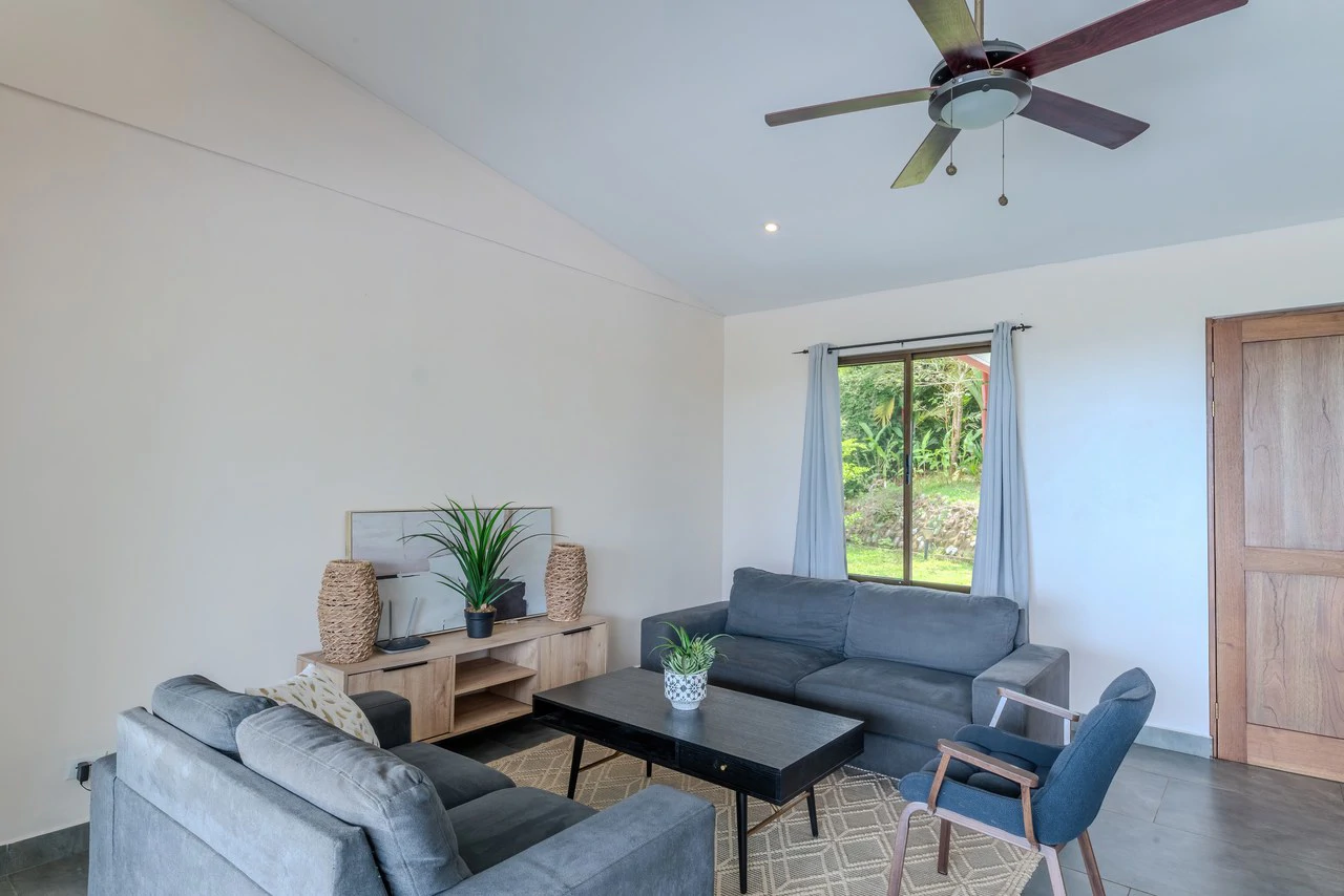 Casa Blanca: Ocean & Mountain View Home in Platanillo - Gallery image 17