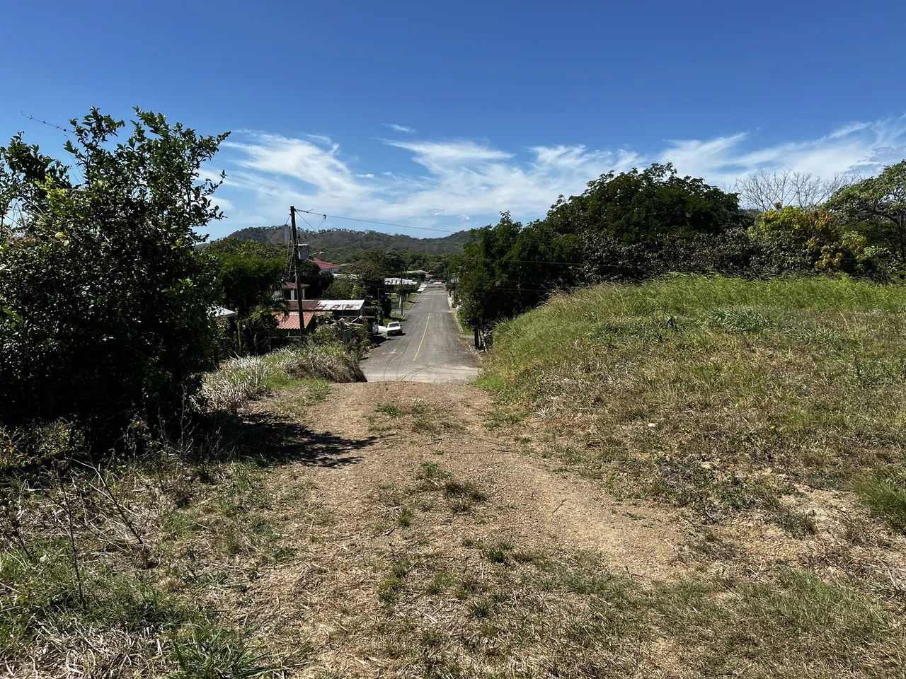 Downtown Hojancha: Home Construction Site For Sale in Playa Samara - Gallery image 2