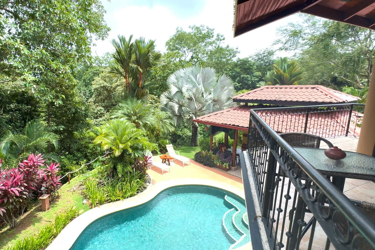 Stunning Tropical Home in Gated community with Hundreds of fruit trees: Mountain House For Sale in Naranjito - Gallery image 18