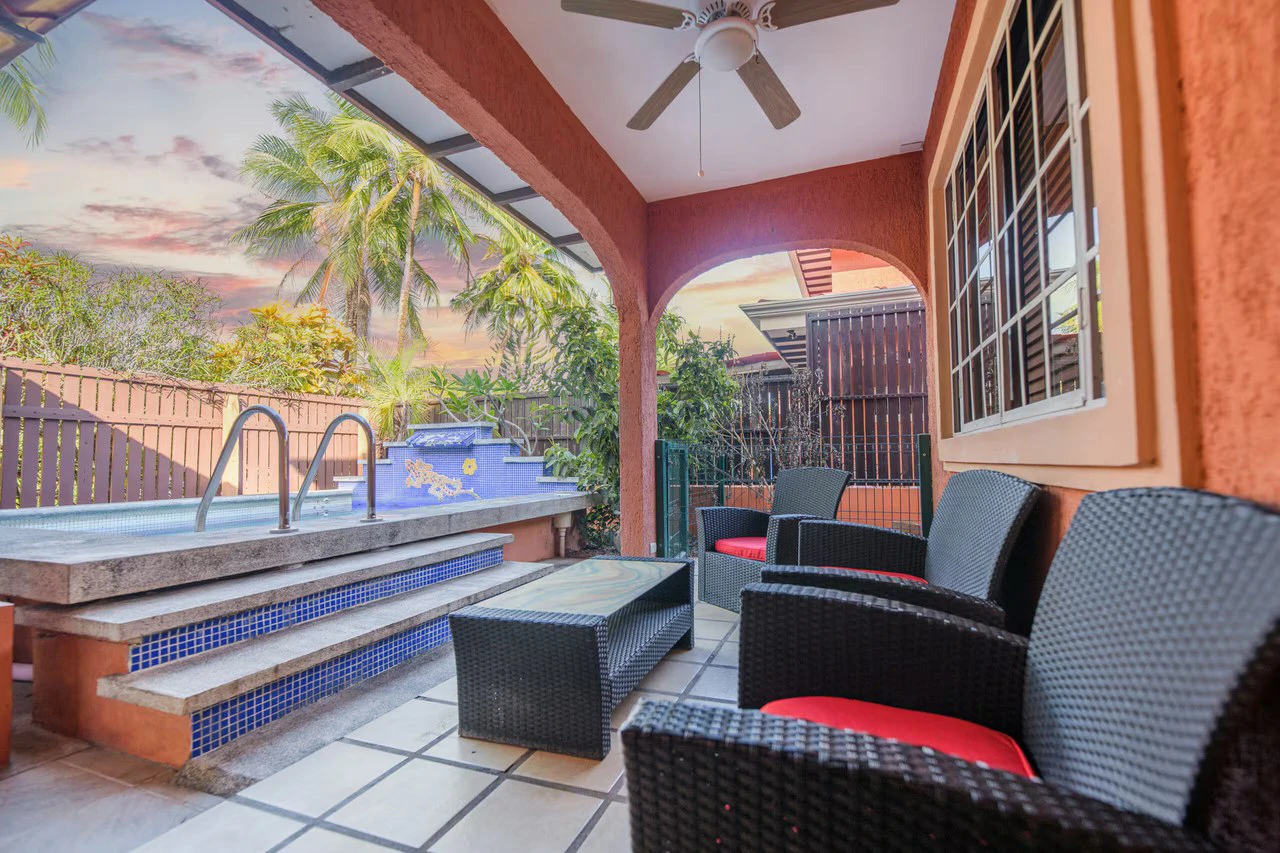 Beautiful Home with Private Pool: Boutique style community in Bejuco, walking distance to the beach! - photo 2