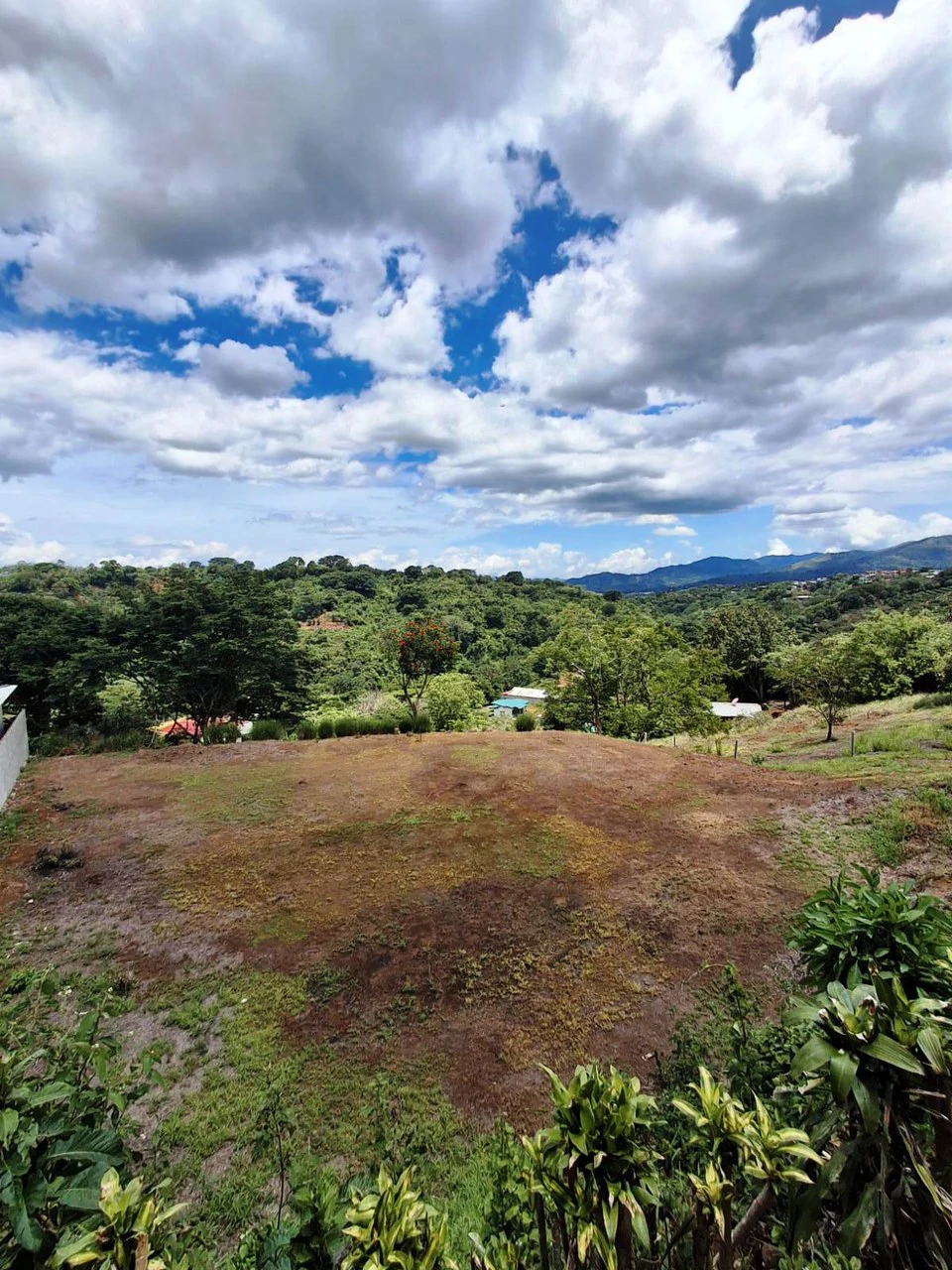 Flat and Private...Beautiful...Flat Lot close to town!