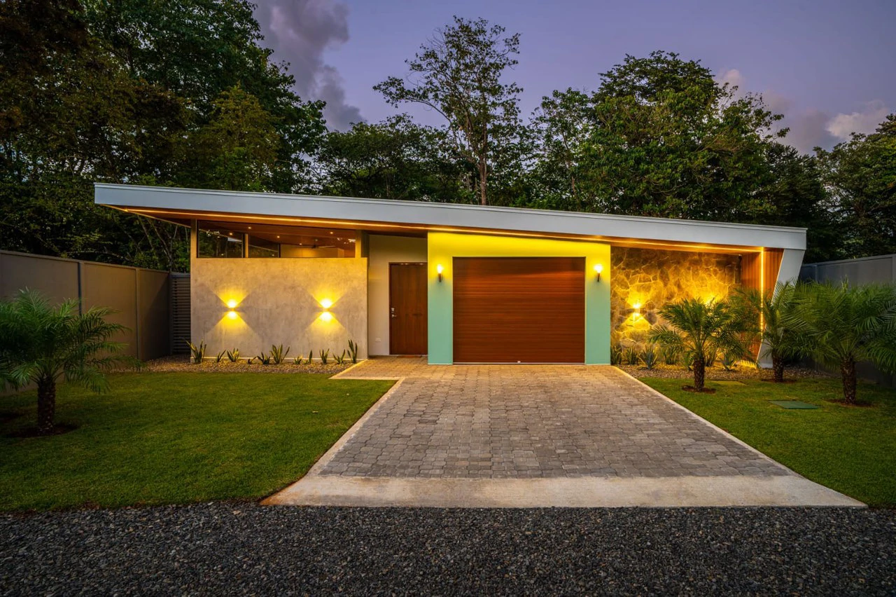 Amazing New Villa Cayman: Solar Powered and Walk to the Beach in Uvita! - Gallery image 69