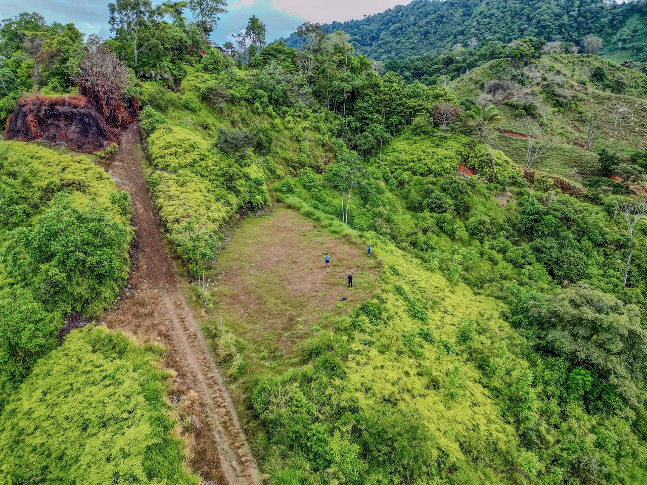 24.46 ACRES- Ocean And Mountain View Land, 4 Building Areas, Legal Water, Public Road, 20min From Beaches!!! - Gallery image 12