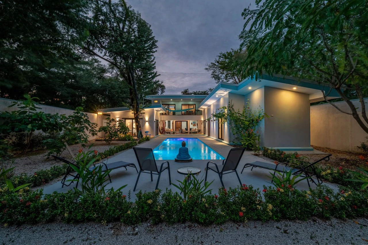 Casa Loto Azul: Exceptional Residence in Palm Beach Estates — Walk to Beach & Dining - Gallery image 2