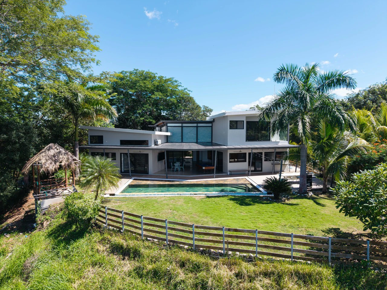 Casa Siempre Surfeando: Ocean Views + 1.45 Acres