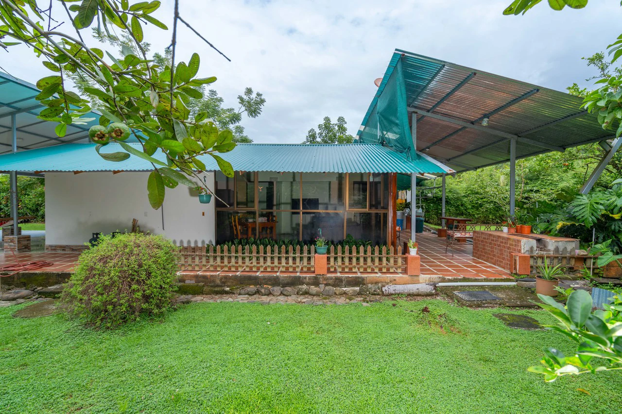 Matapalo gated home, 5 minutes from beach - Gallery image 29