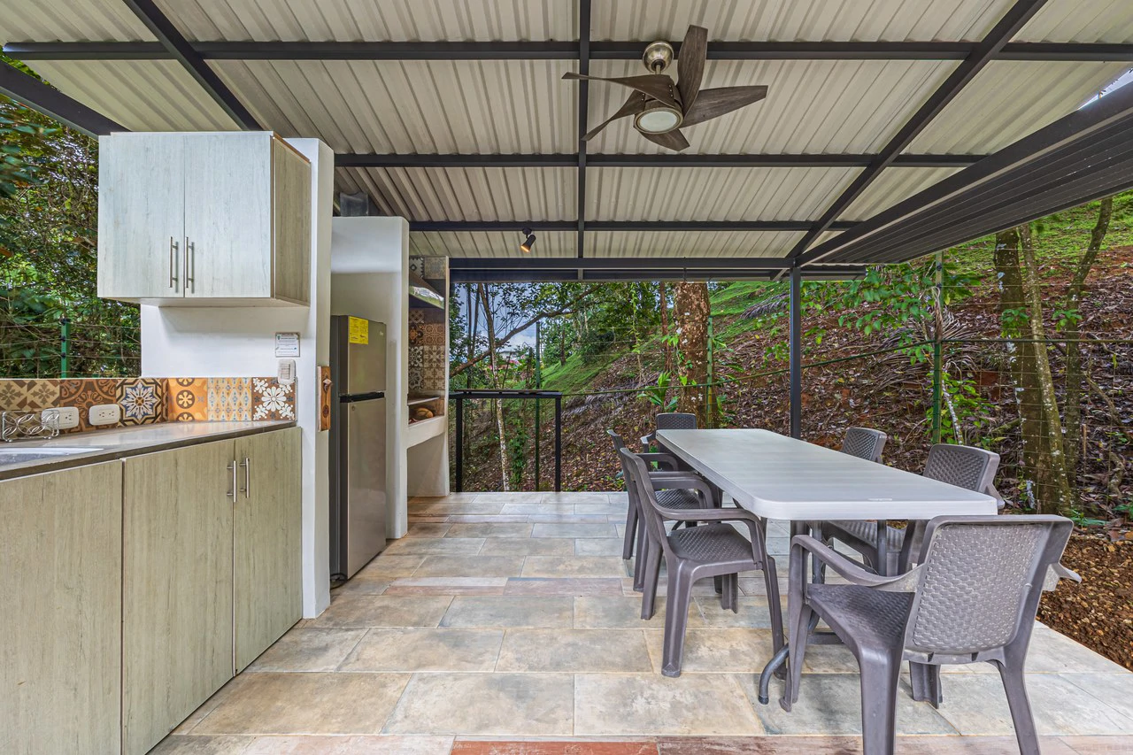 3 bedrooms, 2.5 bathrooms Villa Steps from Uvita, beautiful Beaches, Waterfalls, Restaurants and Tourist Attractions. - Gallery image 16