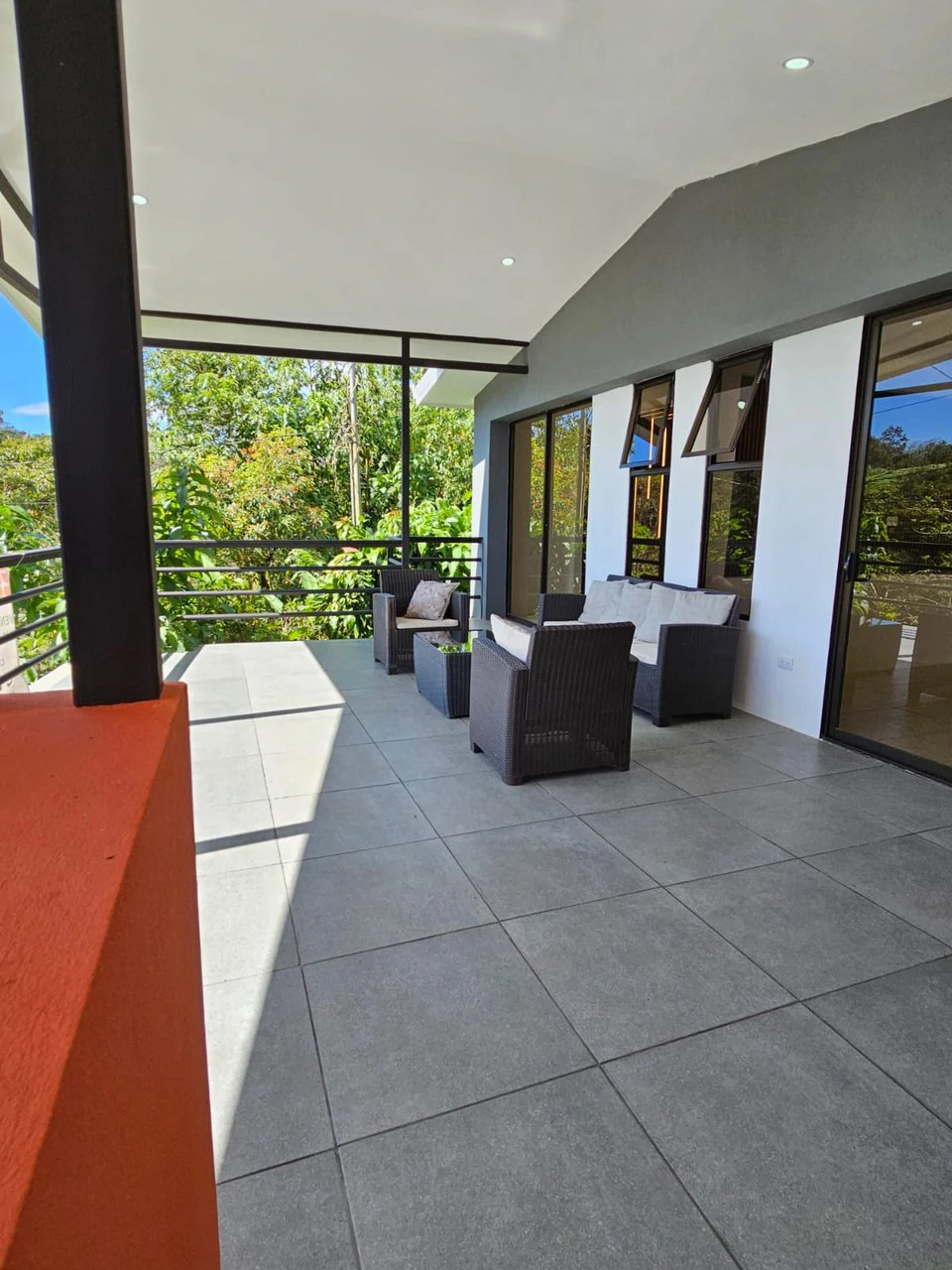 VILLA  AMANDA: Urban Style Home in Rural Setting - Gallery image 5
