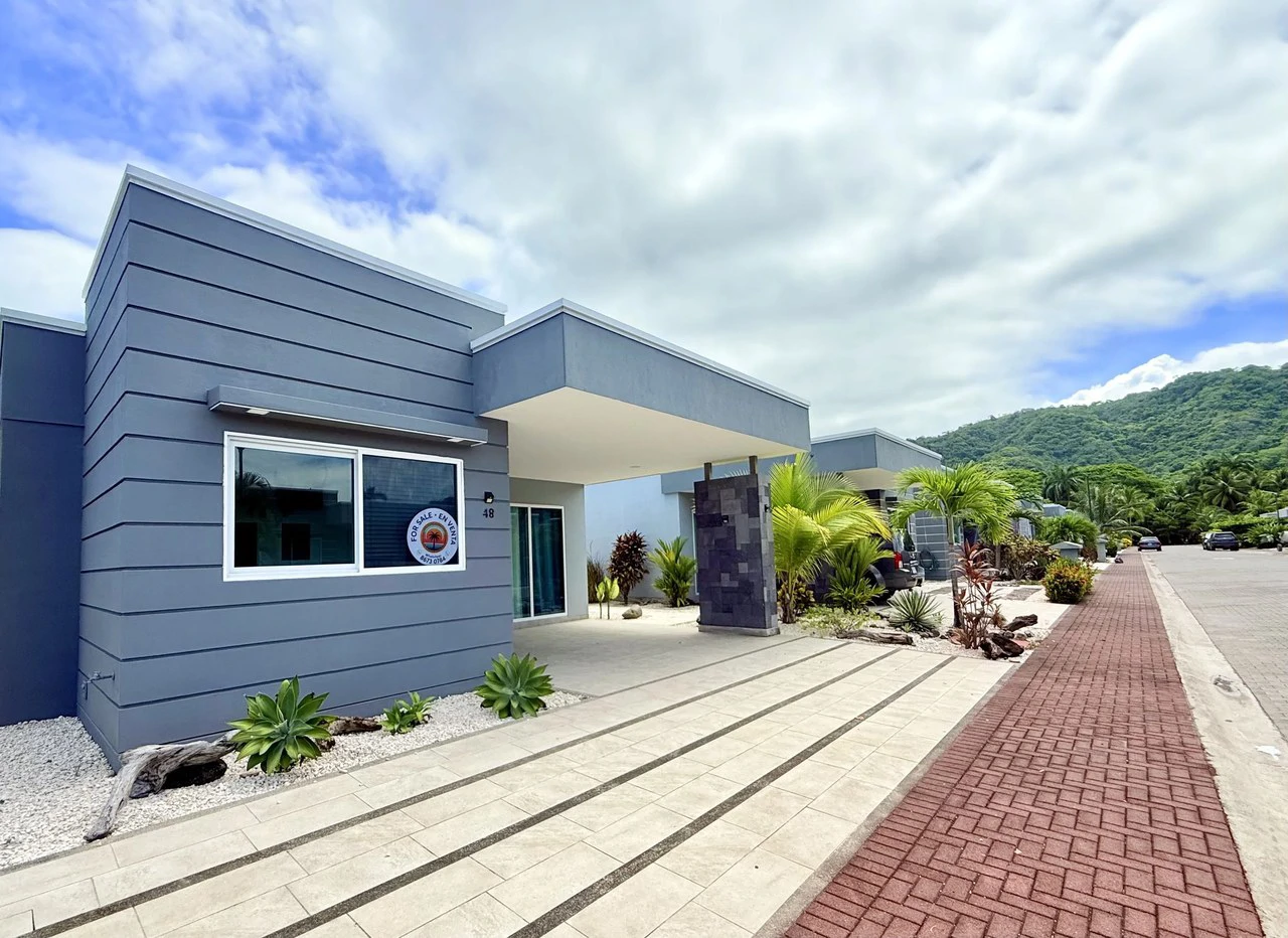 BRISAS 48.  $449,950 USD: Beautiful Brisas Bungalow 100 Meters from the beach! - Gallery image 3