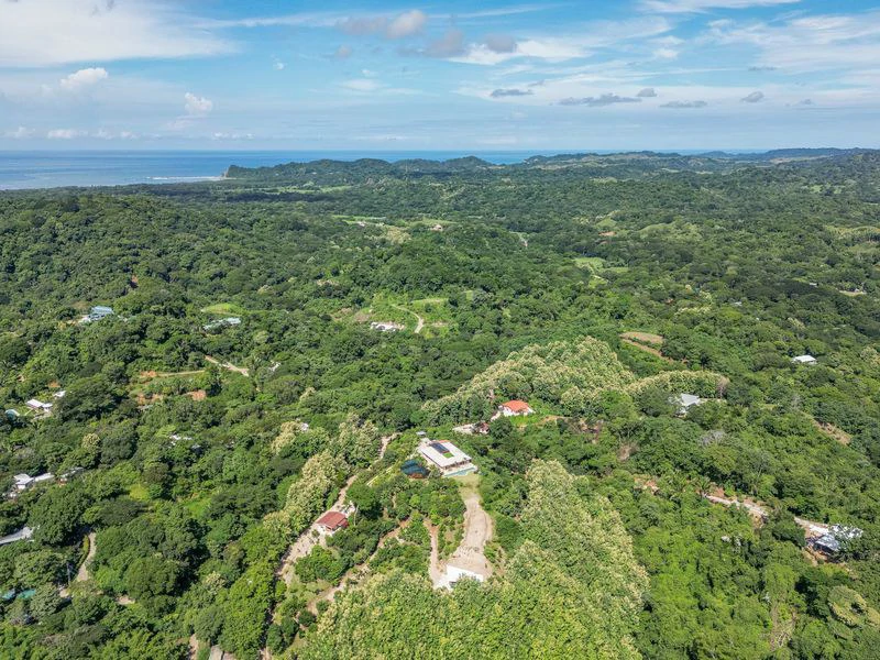 Casa Koi: Luxury 3-Hectare Hilltop Property with Stunning 360° Mountain Views, Main Home, Guest House & Workshop, Minutes from Samara - Gallery image 35