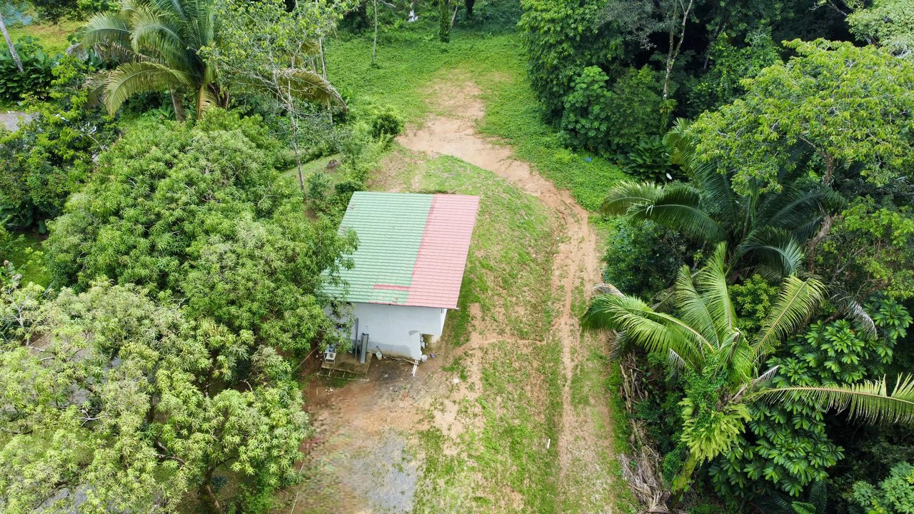 Investment Opportunity in Playa Hermosa – Fixer-Upper with Great Potential! - Gallery image 21