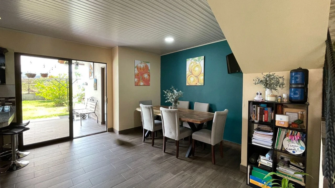Two-story house for sale Grecia - Gallery image 3