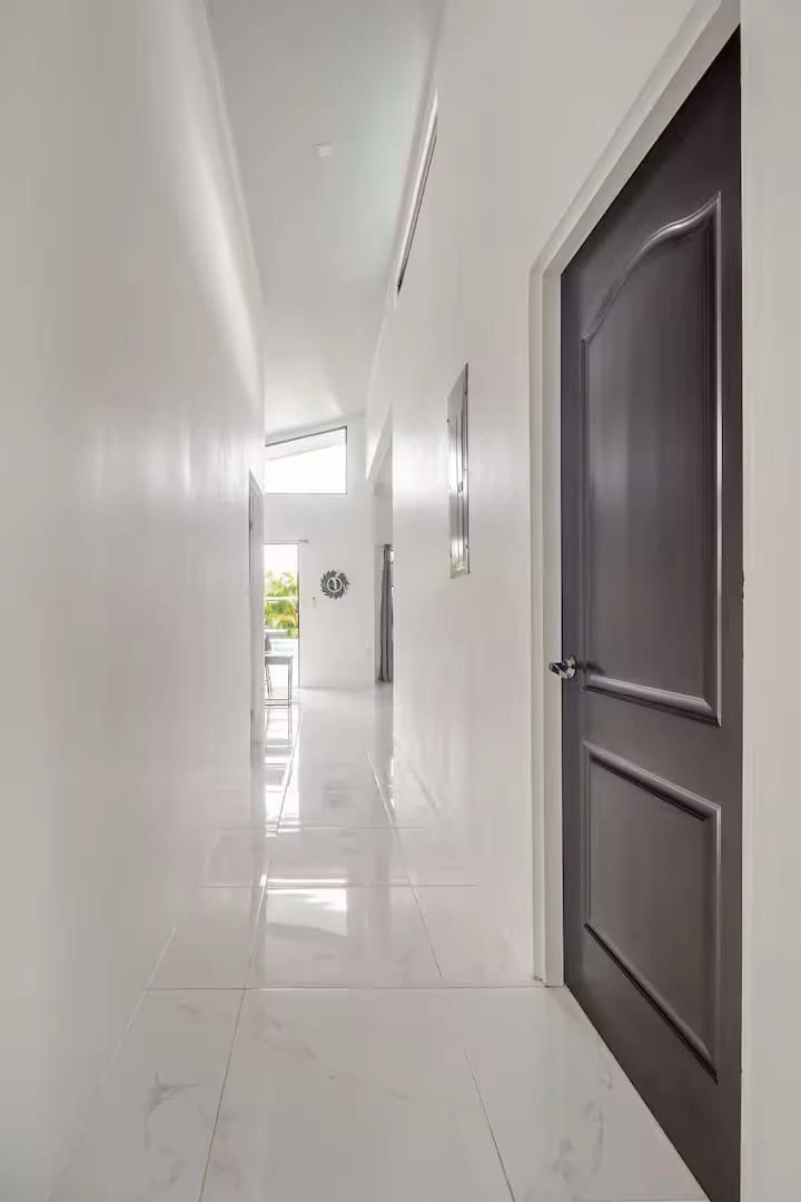 Butterfly Wings House 3 Bed 2 Bath Walking Distance To Town - Gallery image 33