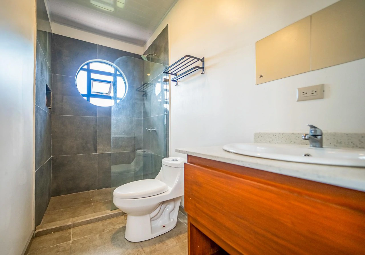 Casa Bhally: Ocean/Mountain View Hill Top Indonesian 4Bed 3Bath Retreat Home - Gallery image 14