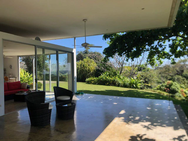 Fine private modern house in spacious ocean view property - Gallery image 11