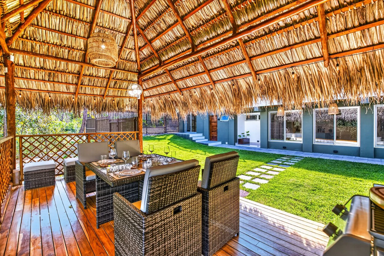 Casa Pochote: Artisan Luxury Villa in Tamarindo | Pool, Jacuzzi & Langosta Beach Club Membership Included - Gallery image 43