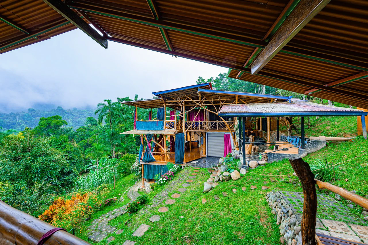 Riverfront Sanctuary with Breathtaking Views of Diamante Waterfalls - Gallery image 3