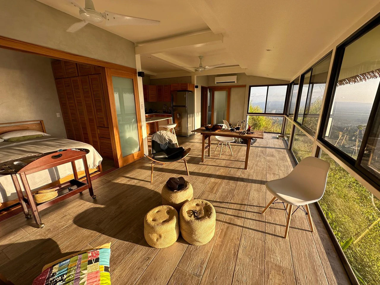 Sortisomnis: Stunning Ocean View Retreat & Rental Investment - Gallery image 10