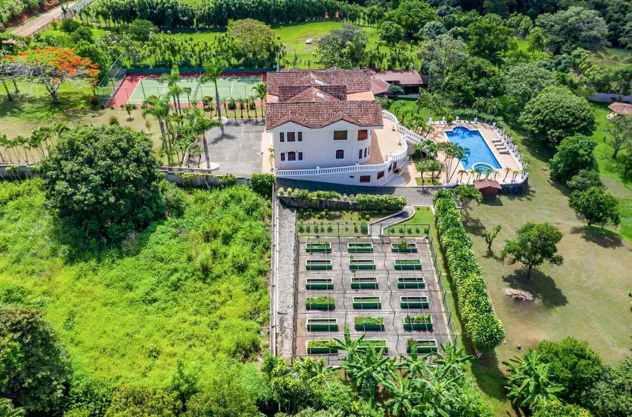 ID 3902:: Breathtaking Mountain View - Home for Sale - Gallery image 23