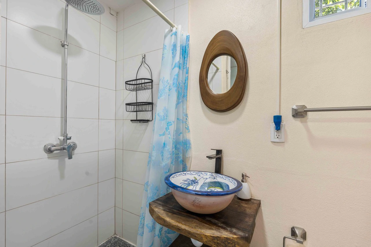 Casa Lemonpaloosa: Very Private Container Home! - Gallery image 18