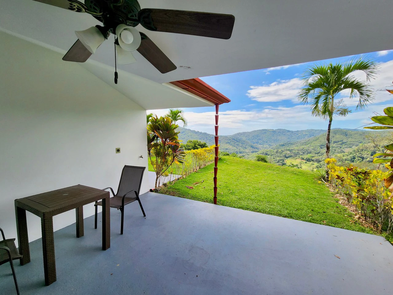 2.8 ACRES – 10 Income Producing Condos with a Pool and Spectacular Ocean and Mountain Views! Gated Community of Cascada Azul, 15min to Dominical Beach!!!: Near the Coast, Mountain and Countryside Apar - Gallery image 20