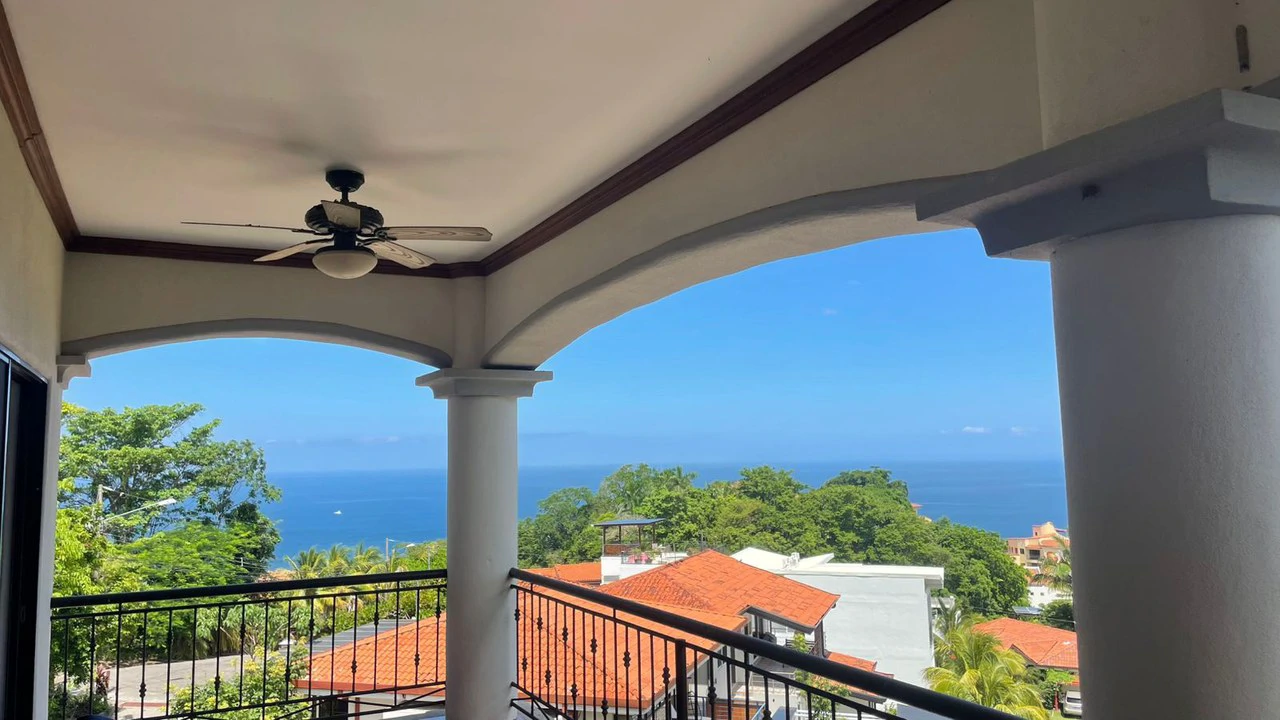 Ocean View Penthouse. Puntaleona. Costa Rica