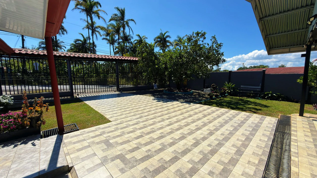 Countryside House For Sale in San Pedro - Gallery image 18