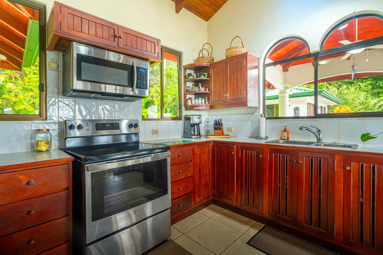 Casa Mono Titi: Front Ridge Ocean View  – Tres Rios, Costa Rica - Gallery image 25