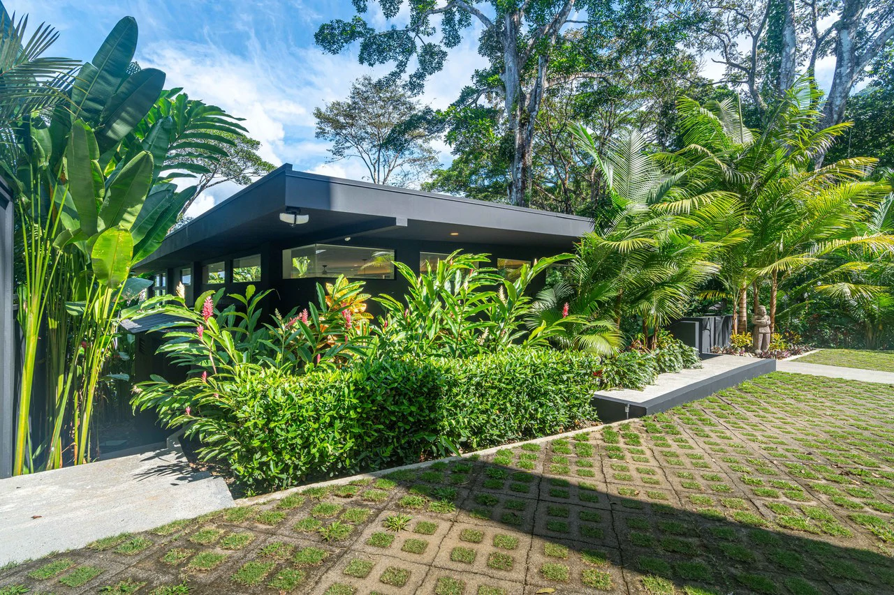 Escaleras Modern Elegance with Ocean Window Views and Jungle Tranquility, Dominical Costa Rica - Gallery image 21