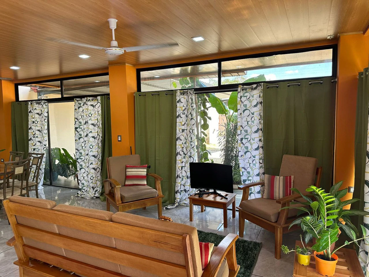 Panoramic Valley View Home with Direct Mount Chirripo Views Near San Isidro - Gallery image 9